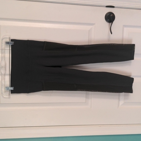 Universal Standard Gabby Cropped Mesh Legging - Picture 2 of 5